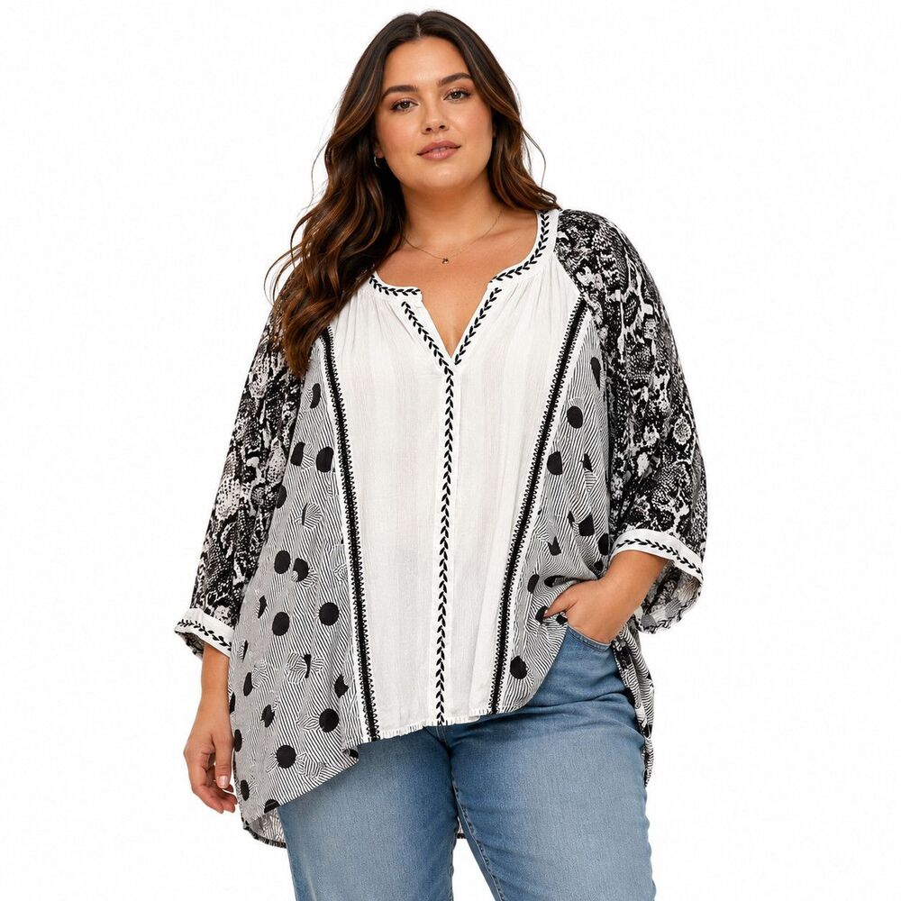 John Mark Tunic Blouse Womens XL White Animal Print V Neck 3/4 Sleeve Top